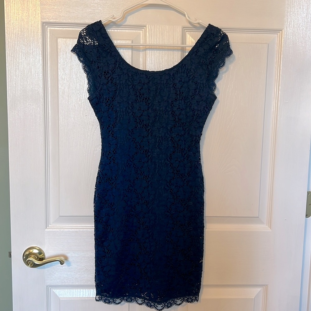 Lace navy bodycon dress